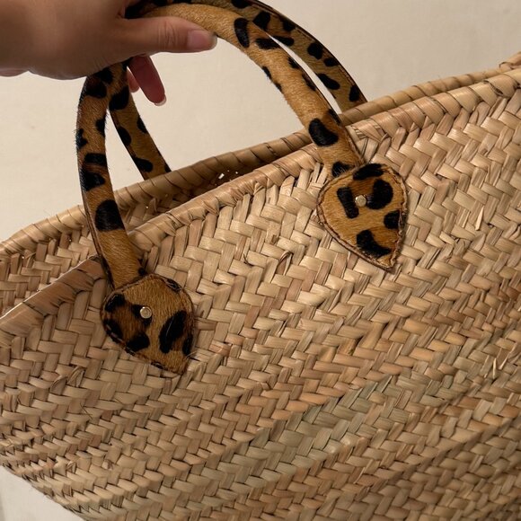 POOLSIDE Woven Beach Bag with Leather Cheetah Print Handle - Picture 2 of 7